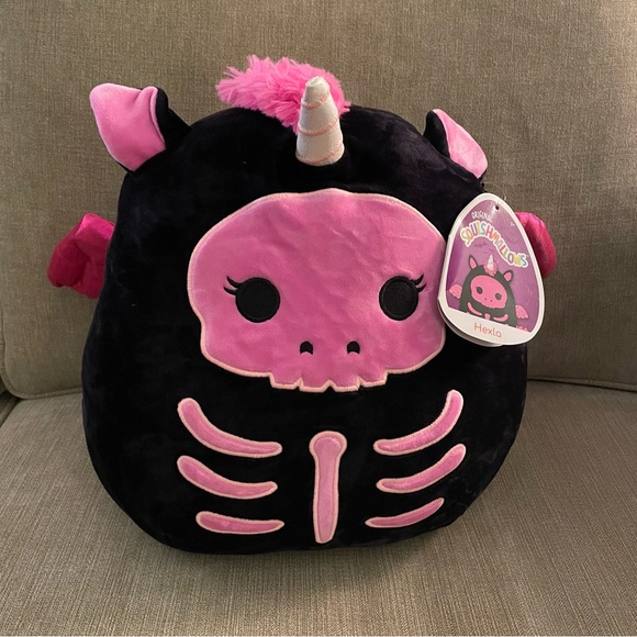 Squishmallows Other - Squishmallows Hexla the black skeleton Pegacorn